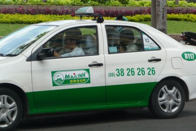 MaiLinh is one of the best taxi companies in Saigon and the cars are either white+green or all green