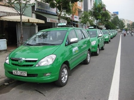 The MaiLinh fleet also contains vehicles that are all green.