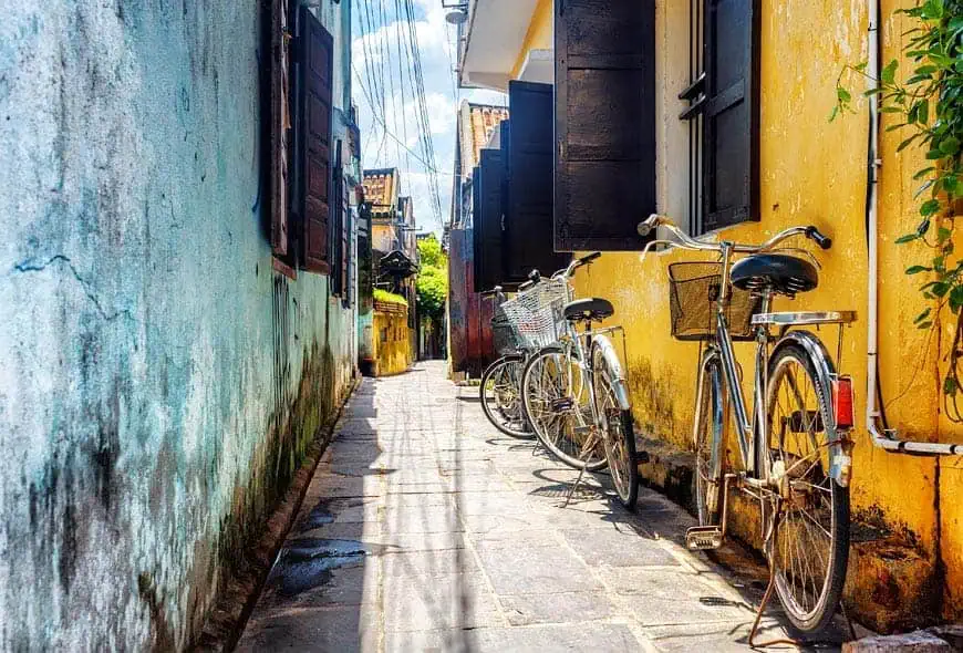 Hoi An alleyway 