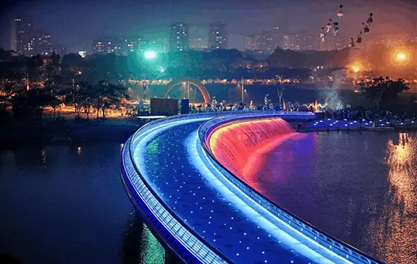 Starlight bridge HCMC